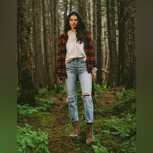 American Eagle ‘90s Boyfriend Jeans NWT Size 12 High Rise Distressed 28” Inseam